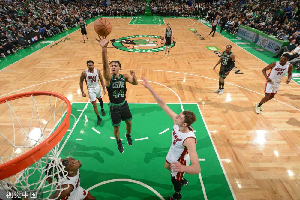 皮球划出一 皮球划出一