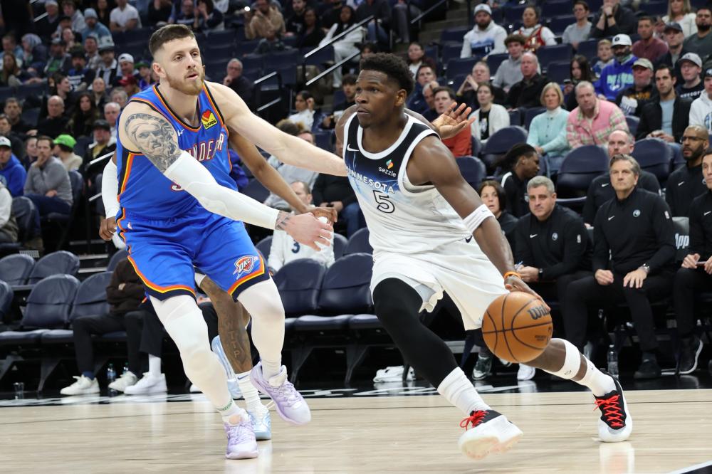 他在防守端 他在防守端